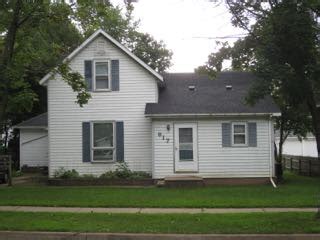 off campus housing eau claire wi|uwec off campus housing rentals.